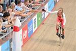 Laura Kenny wins gold